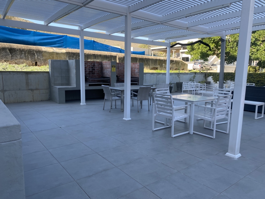 1 Bedroom Property for Sale in Plattekloof Western Cape